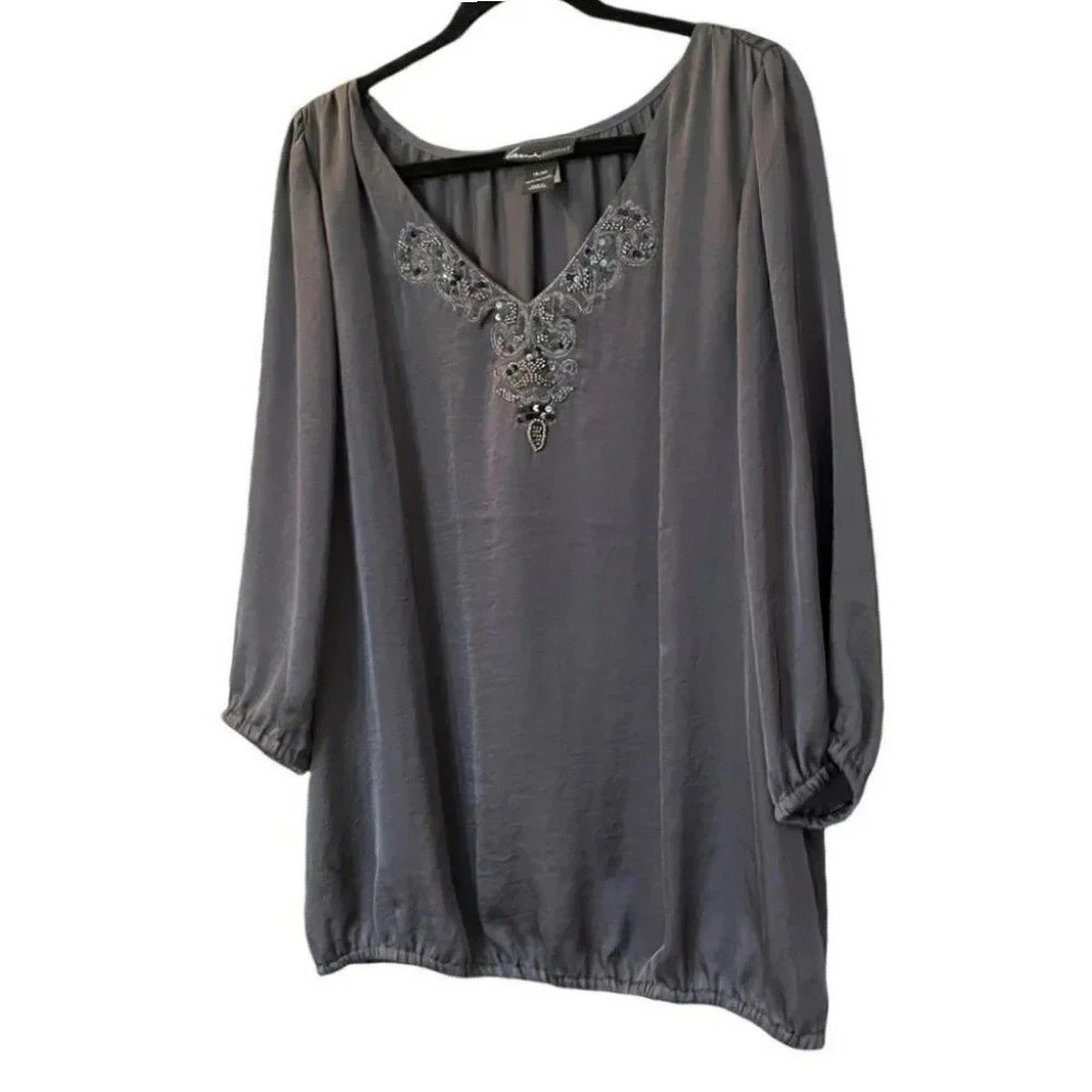 Lane Bryant Blouse 18/20 Gray Beaded V-Neck Bubble Hem 3/4 Sleeve Boho Plus Size